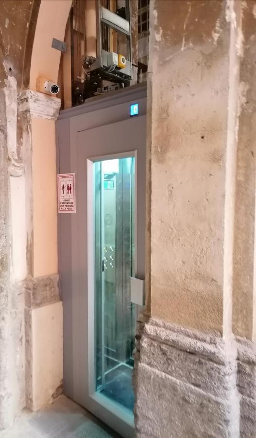 Napoli Royal Flats Villa Bagian luar foto