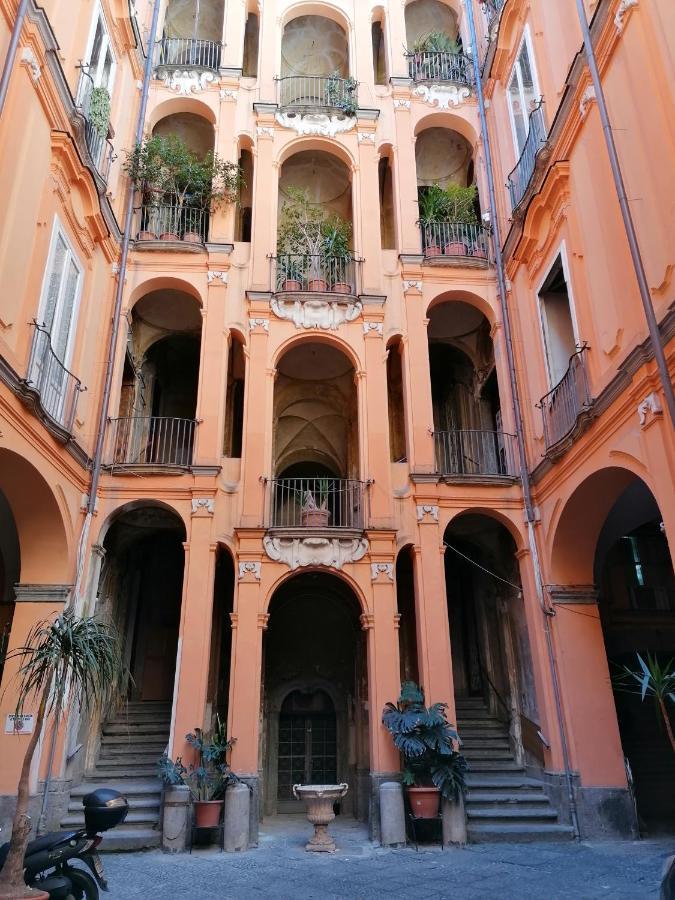 Napoli Royal Flats Villa Bagian luar foto