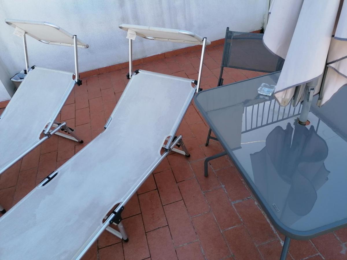 Napoli Royal Flats Villa Bagian luar foto