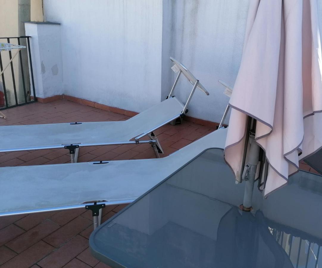 Napoli Royal Flats Villa Bagian luar foto