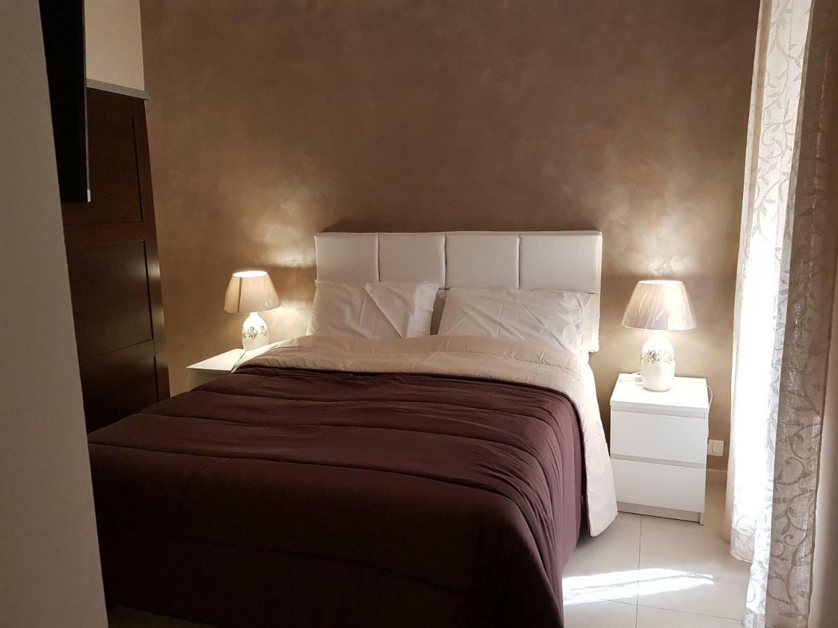 Napoli Royal Flats Villa Bagian luar foto