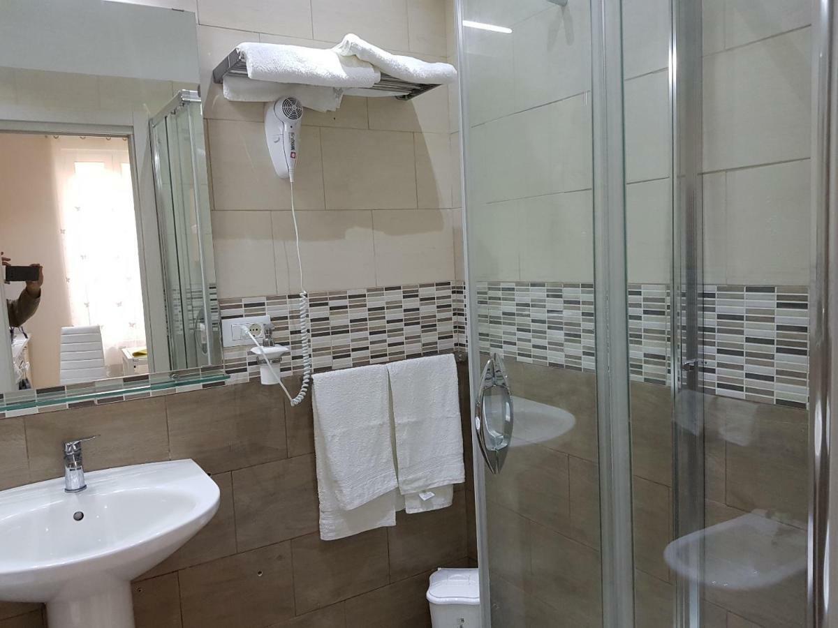 Napoli Royal Flats Villa Bagian luar foto