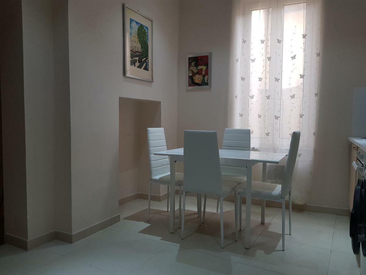 Napoli Royal Flats Villa Bagian luar foto