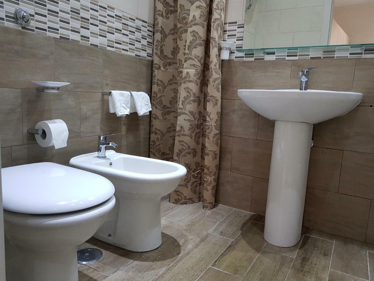Napoli Royal Flats Villa Bagian luar foto