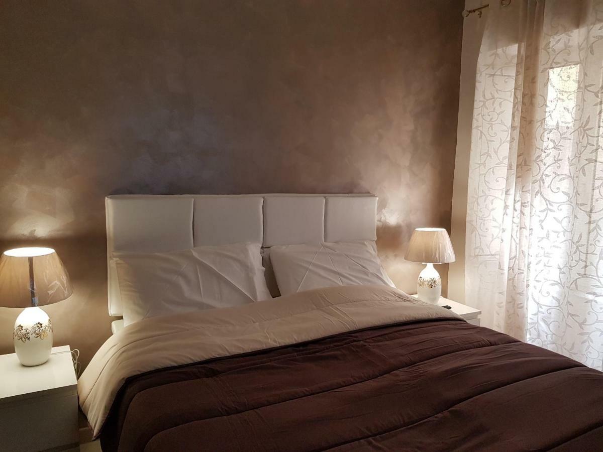 Napoli Royal Flats Villa Bagian luar foto