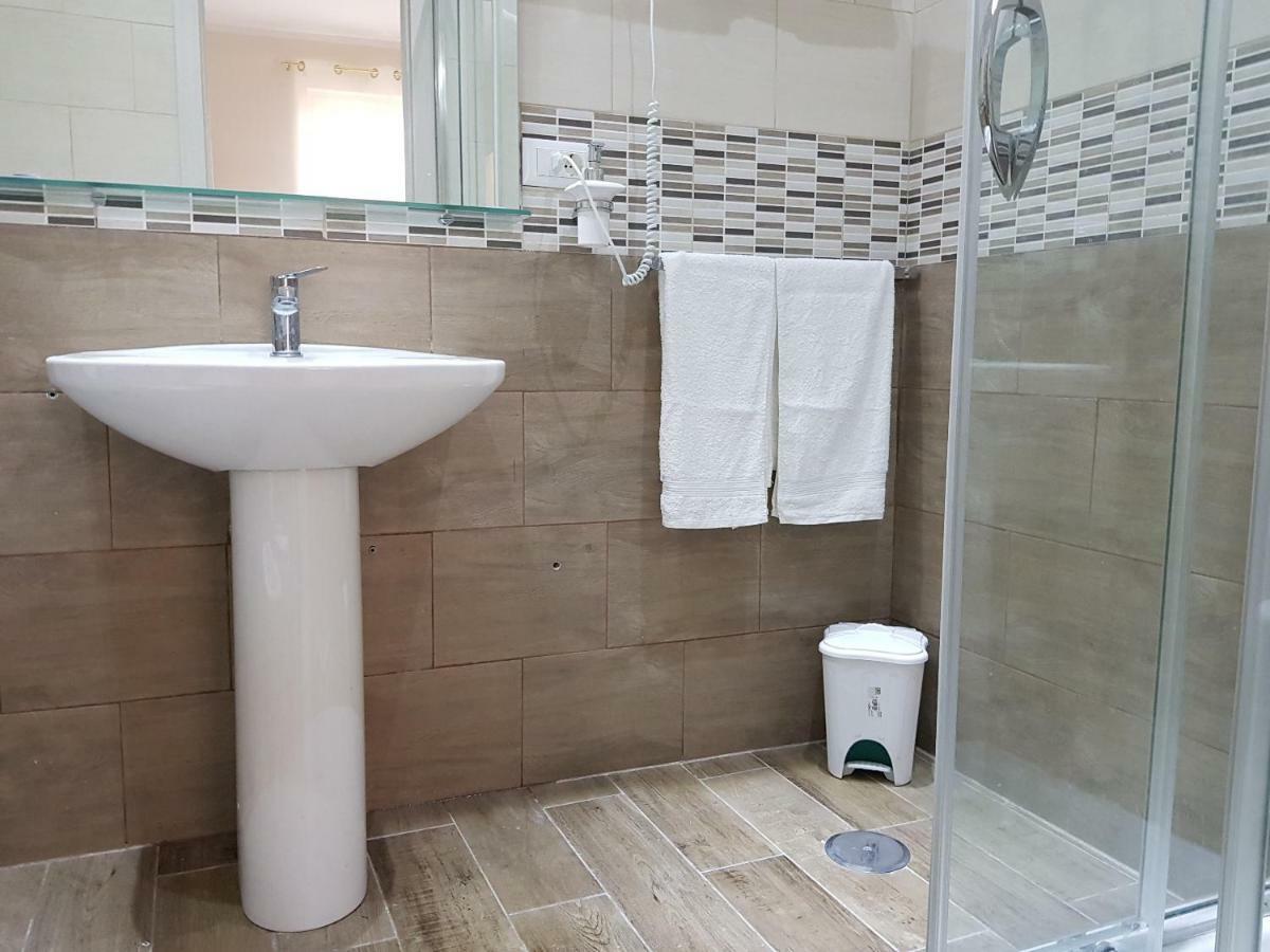 Napoli Royal Flats Villa Bagian luar foto
